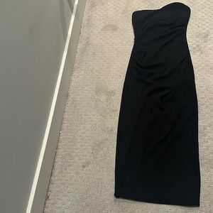 Black strapless dresss